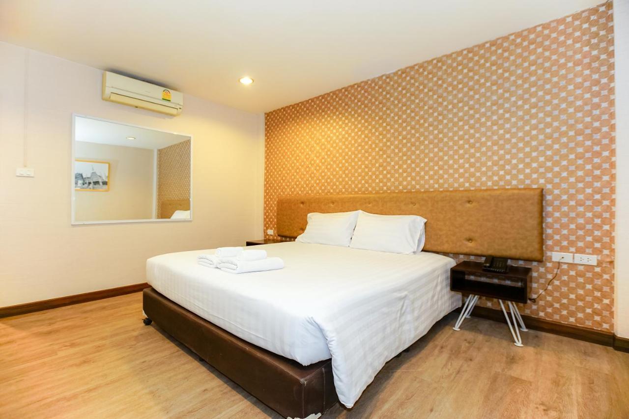 Parasol Inn Chiang Mai Old City Hotel Exterior photo